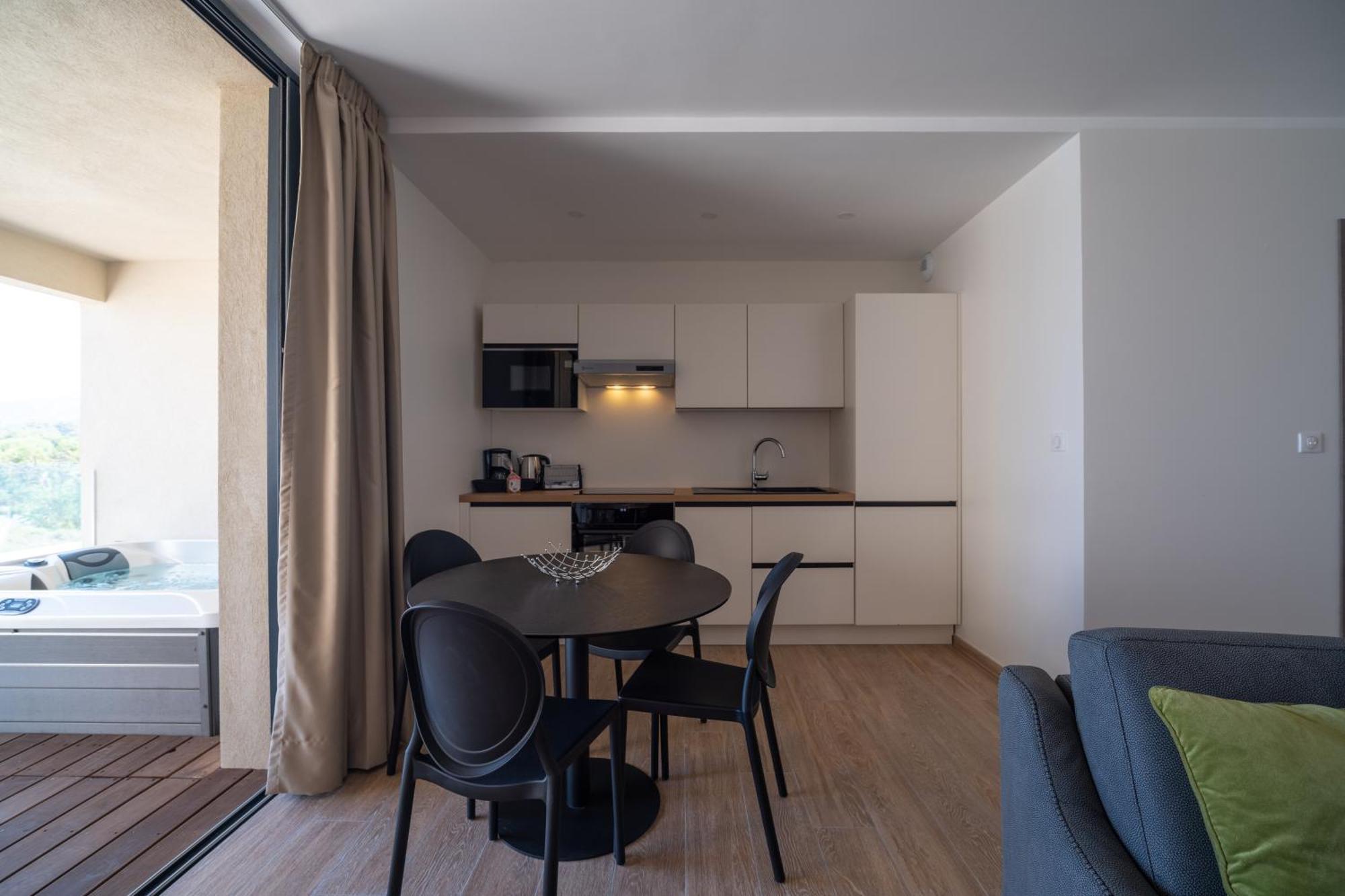 Residence Saletta Mare Л'Иль-Рус Экстерьер фото