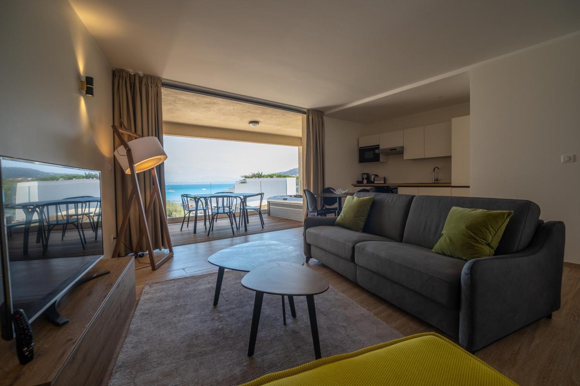 Residence Saletta Mare Л'Иль-Рус Экстерьер фото